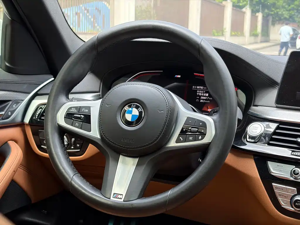 BMW 5 Series (Import) — миниатюра 23