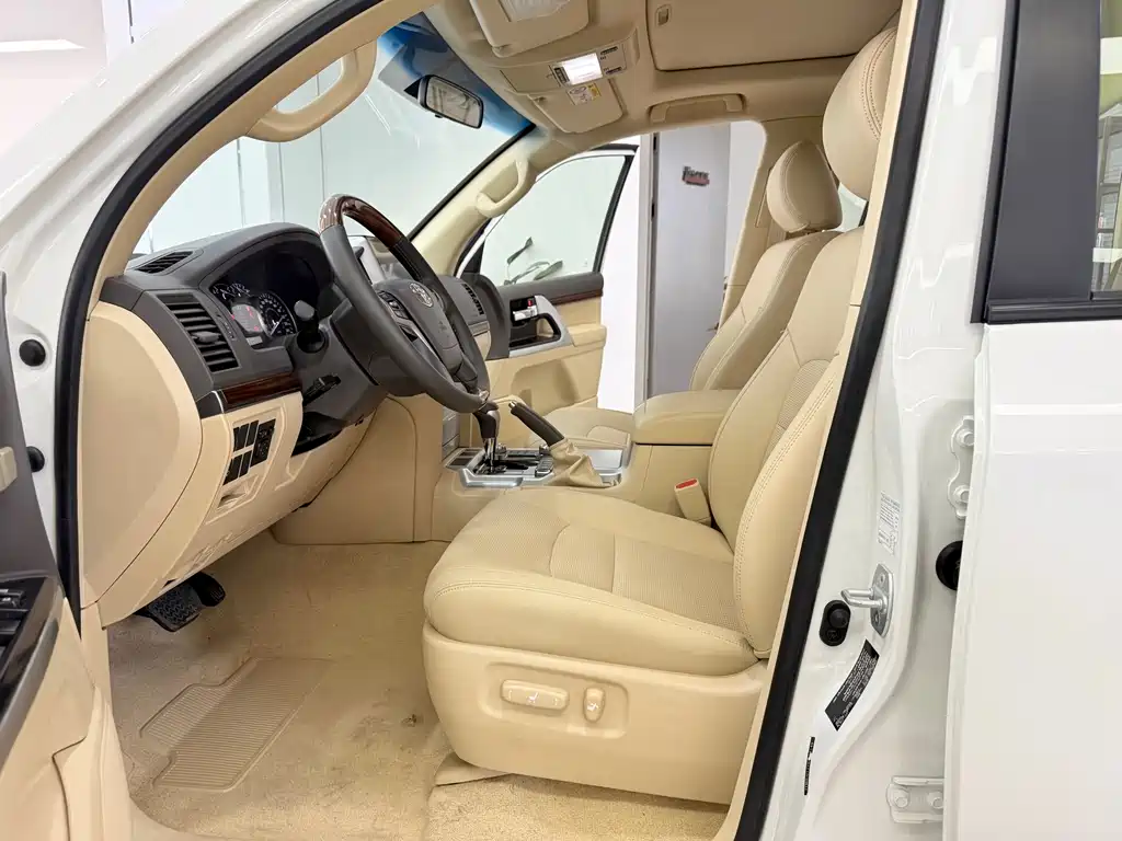 Toyota Land Cruiser 2017 4.0L AT