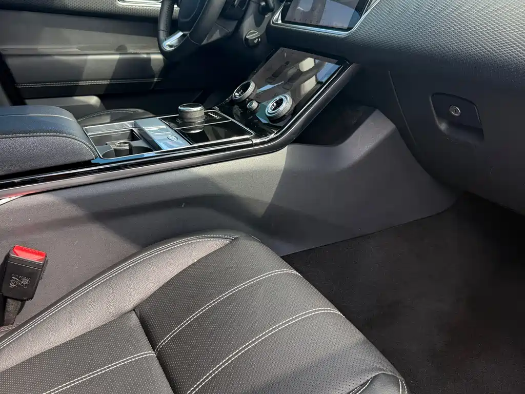 Land Rover Velar — миниатюра 15