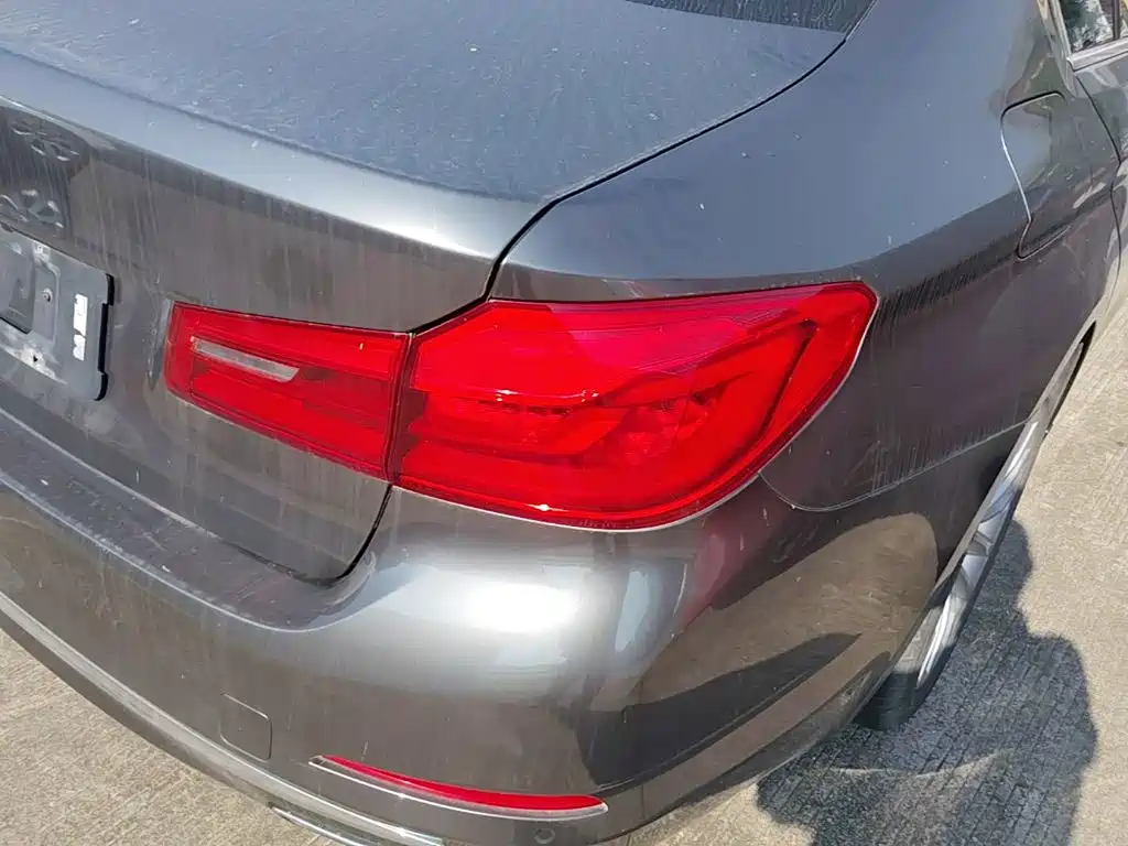 BMW 5 Series — миниатюра 8