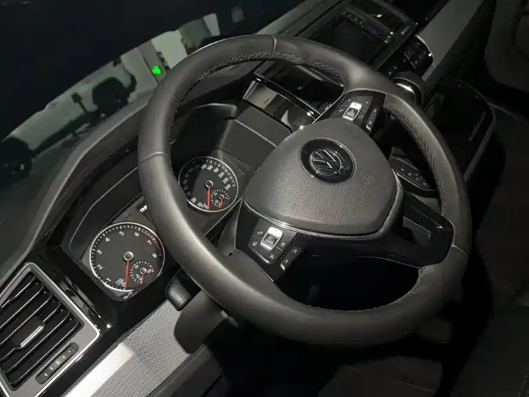 Volkswagen Multivan 2.0TSI 4WD Premium Edition 7 seats, фото 3