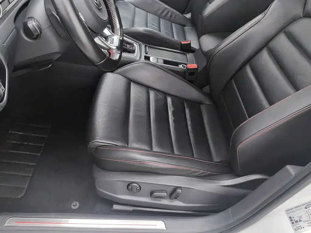 Volkswagen Golf GTI — миниатюра 20