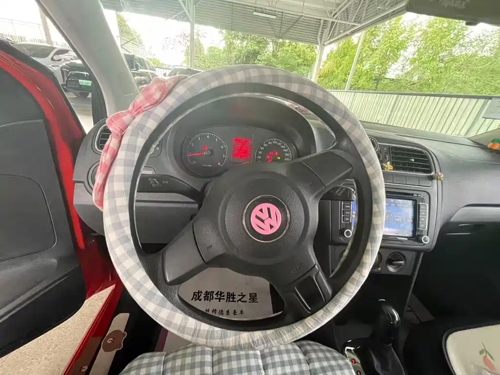 Volkswagen Polo — миниатюра 7