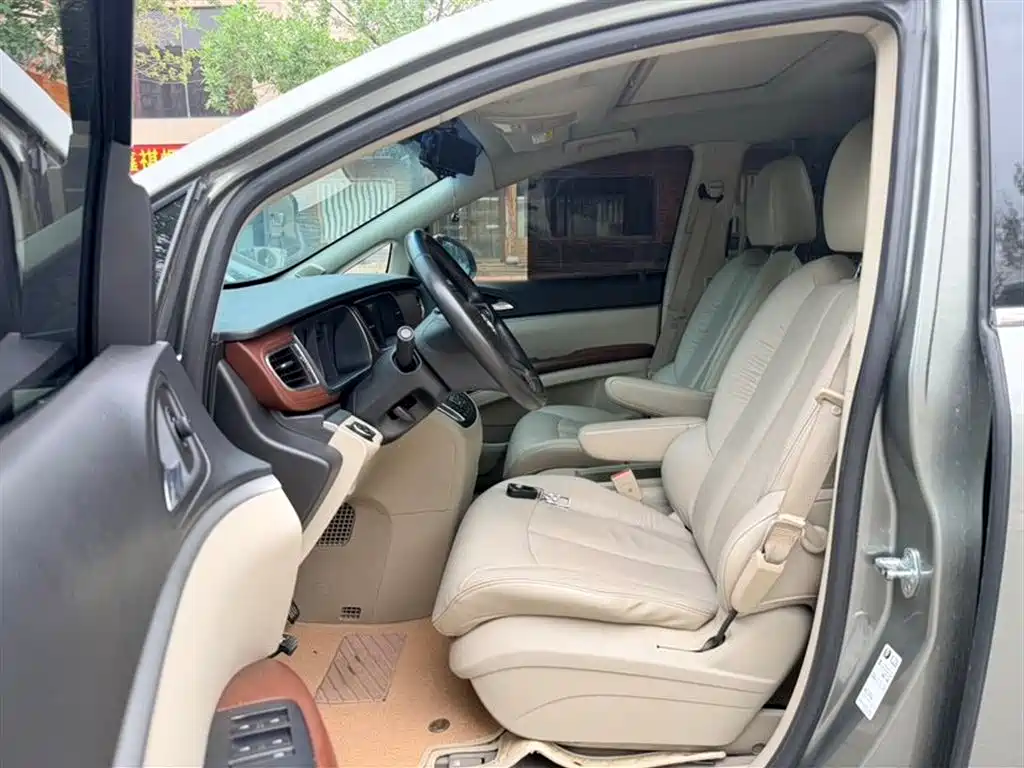 Buick GL8 2014 3.0L GT Luxury