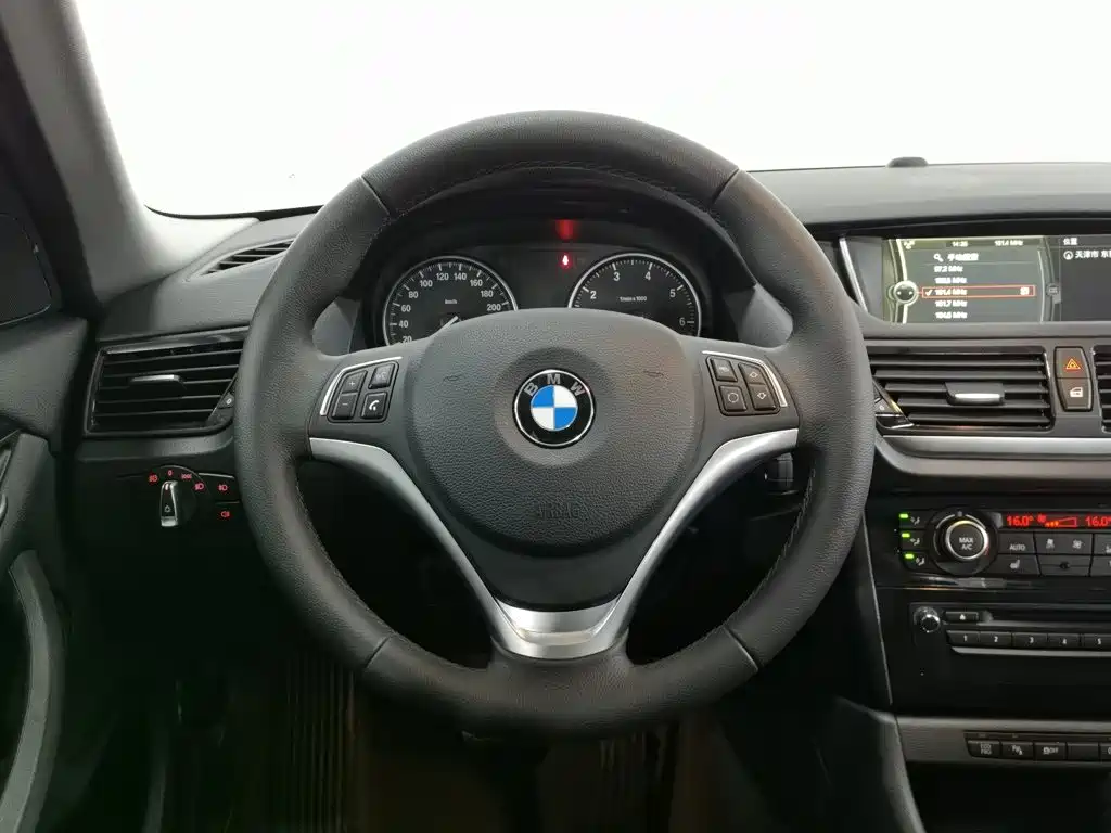 BMW X1 — миниатюра 11