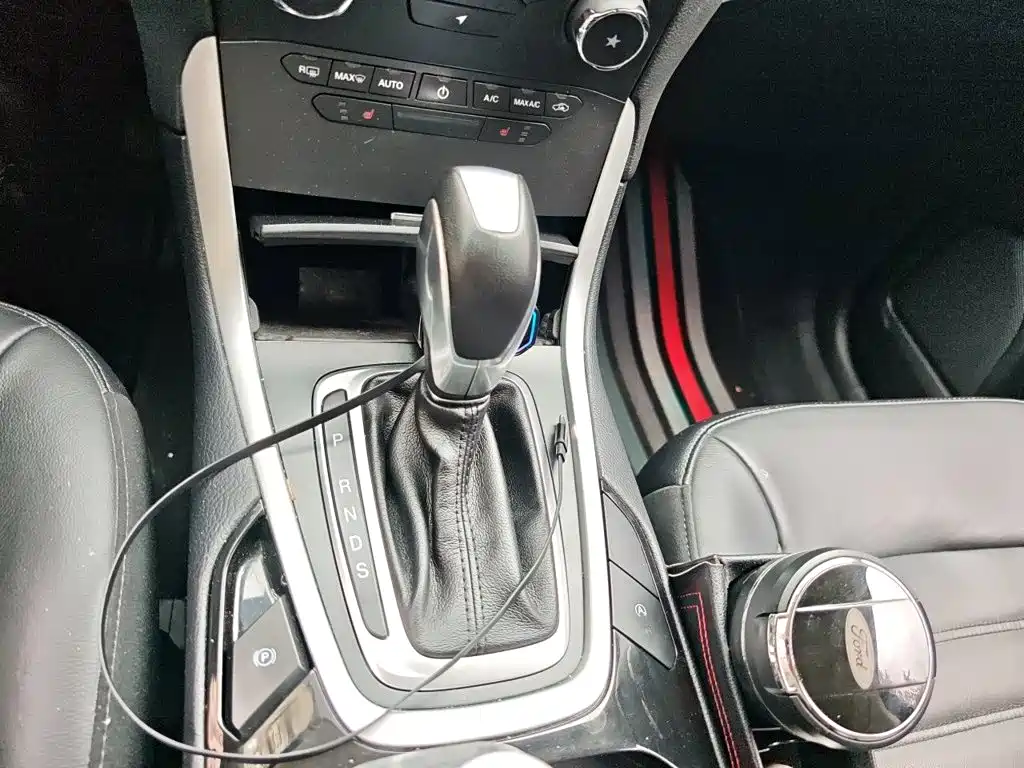 Ford Edge — миниатюра 10