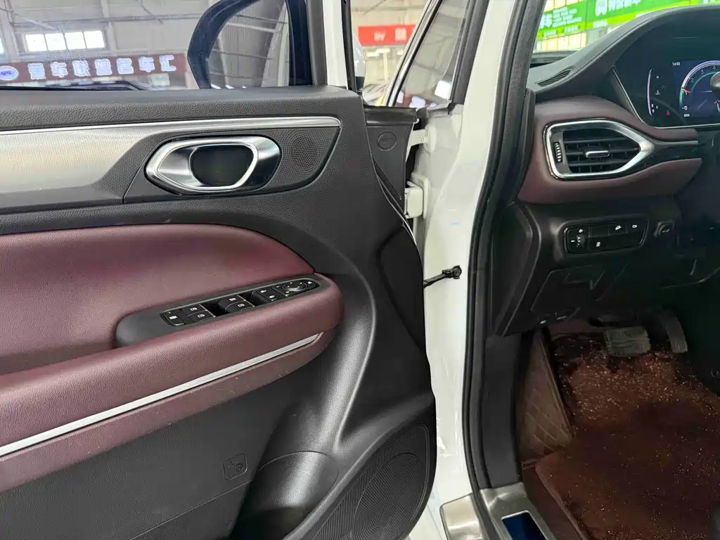 GAC Motor Trumpchi M6 — миниатюра 9