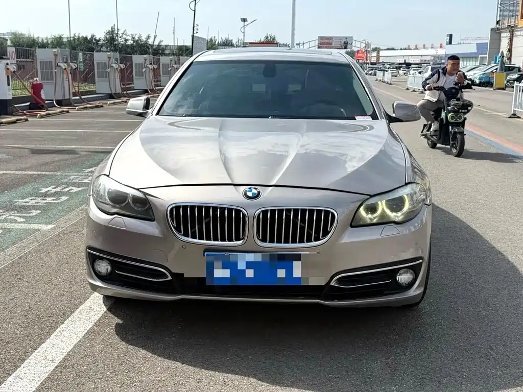 BMW 5 Series — миниатюра 2