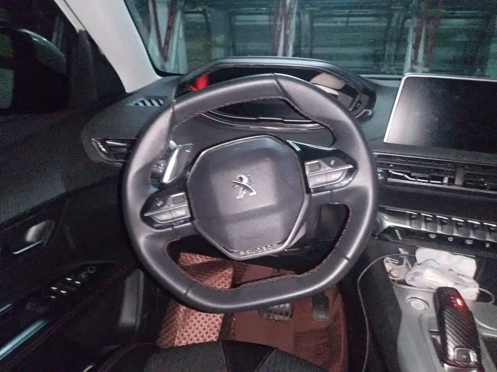 Peugeot 5008 — миниатюра 3