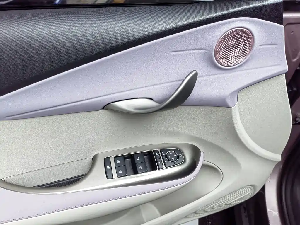 BYD Dolphin — миниатюра 14