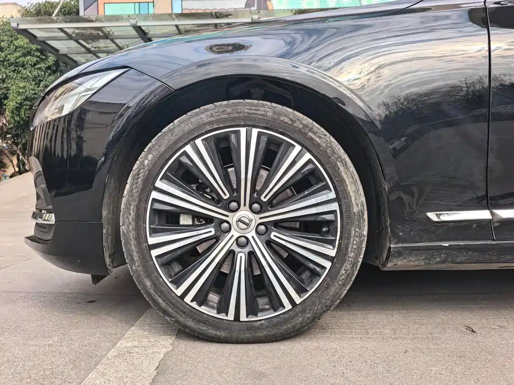 Volvo S90 — миниатюра 15