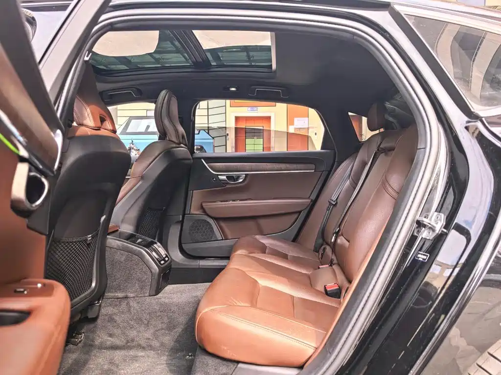 Volvo S90 — миниатюра 6