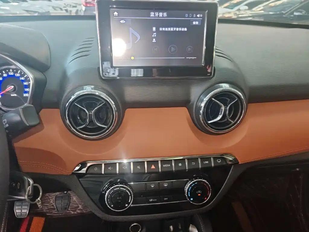 BAIC Senova X35 — миниатюра 13