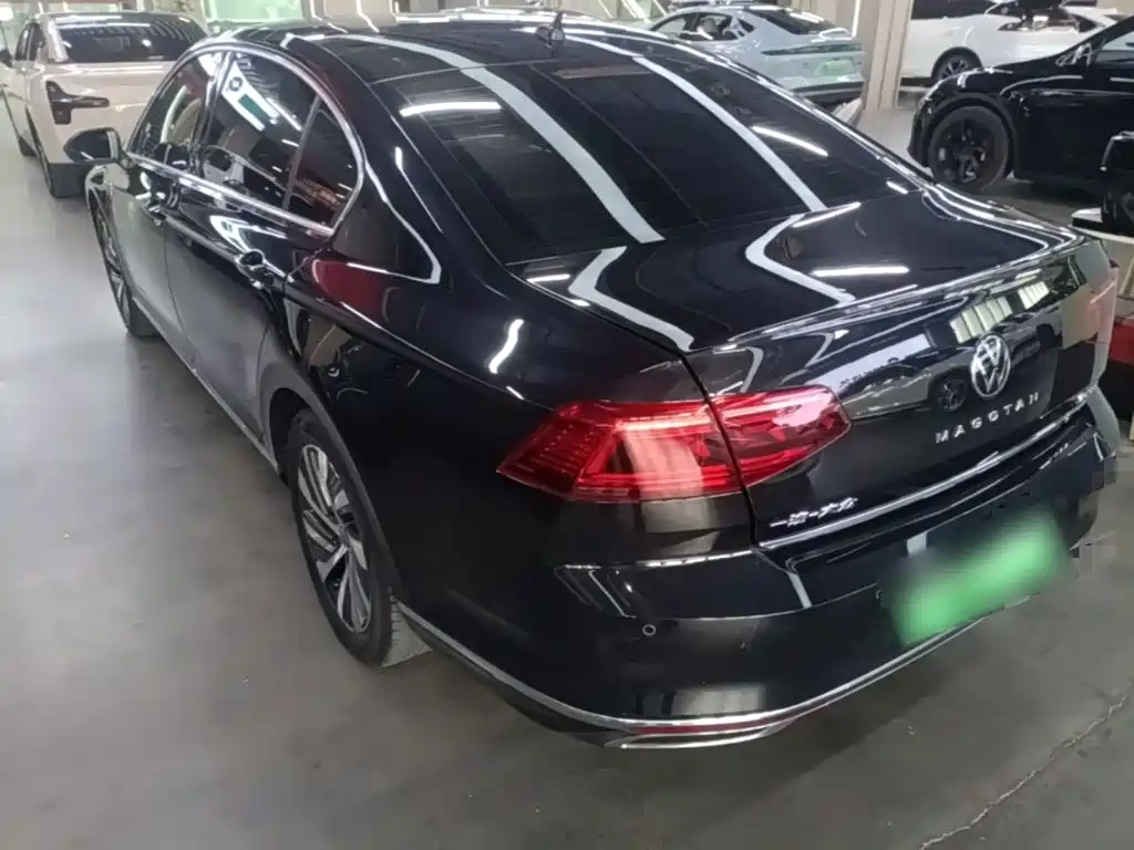 Volkswagen Magotan PHEV — миниатюра 5