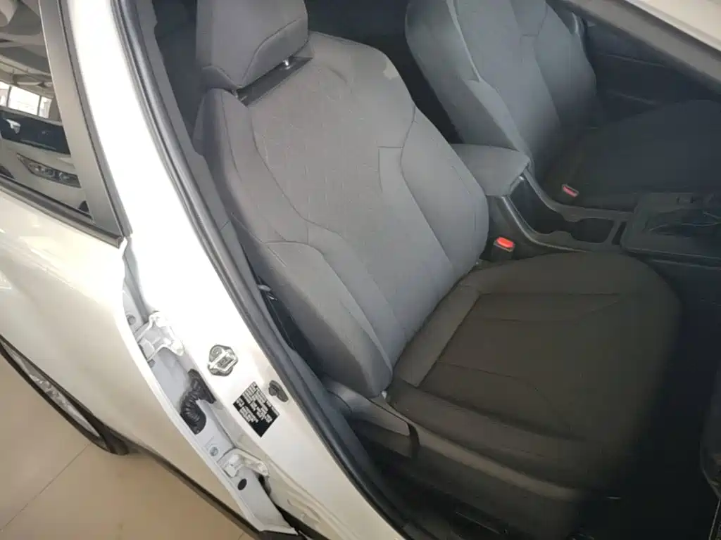 Toyota Corolla Cross — миниатюра 25