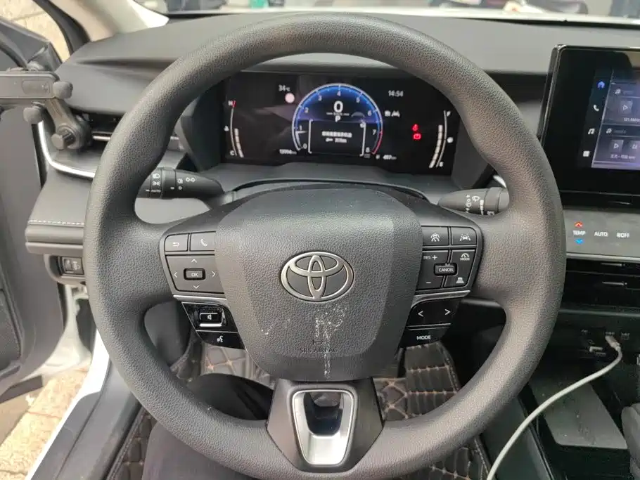 Toyota Camry — миниатюра 15