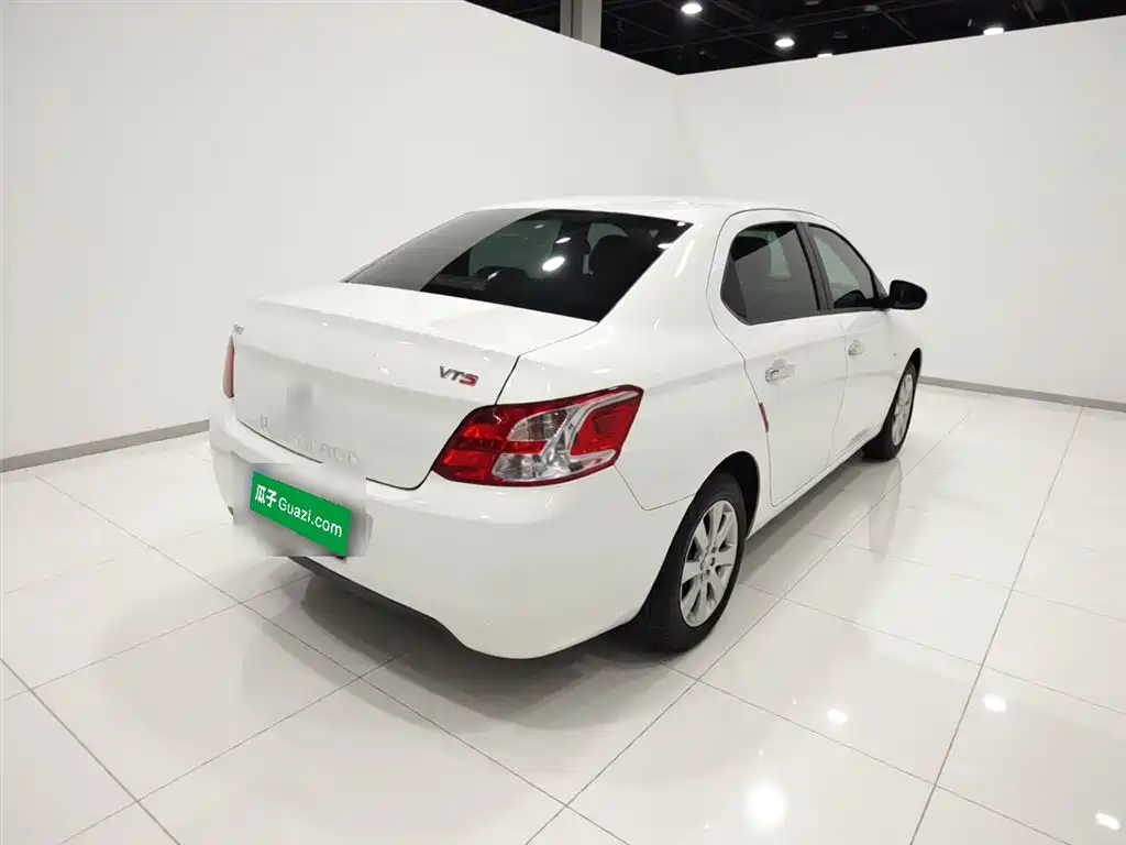 Peugeot 301 2014 1.6L MT Comfort