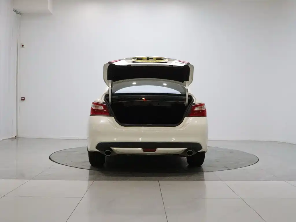 Nissan Teana — миниатюра 9