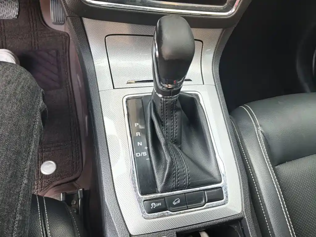 Roewe RX5 — миниатюра 14