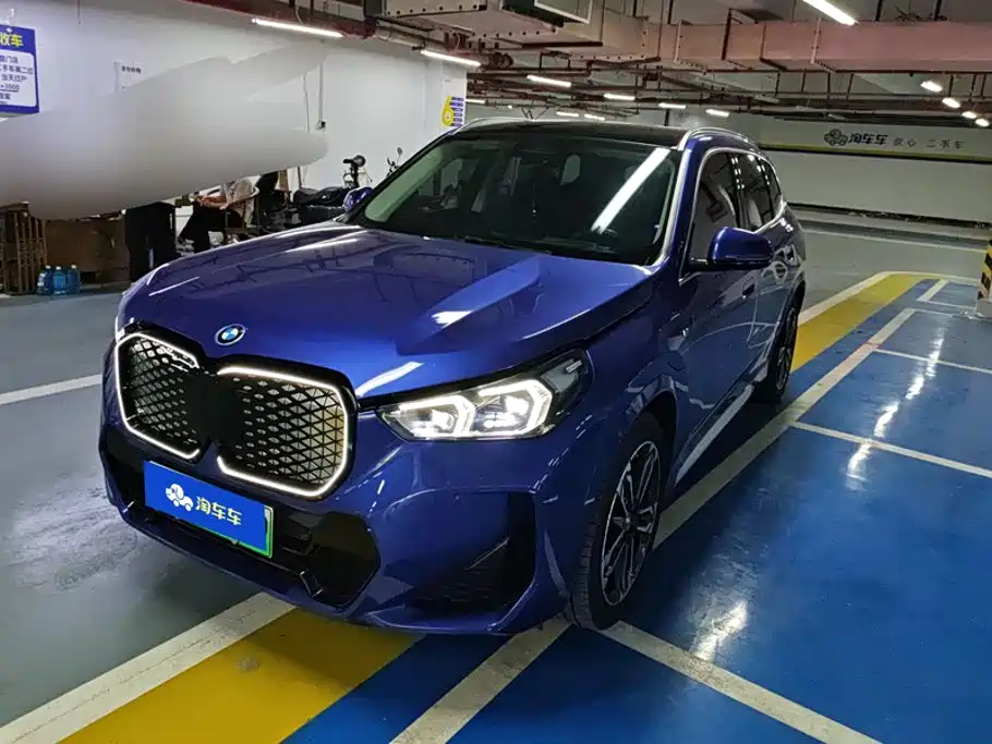 BMW iX1