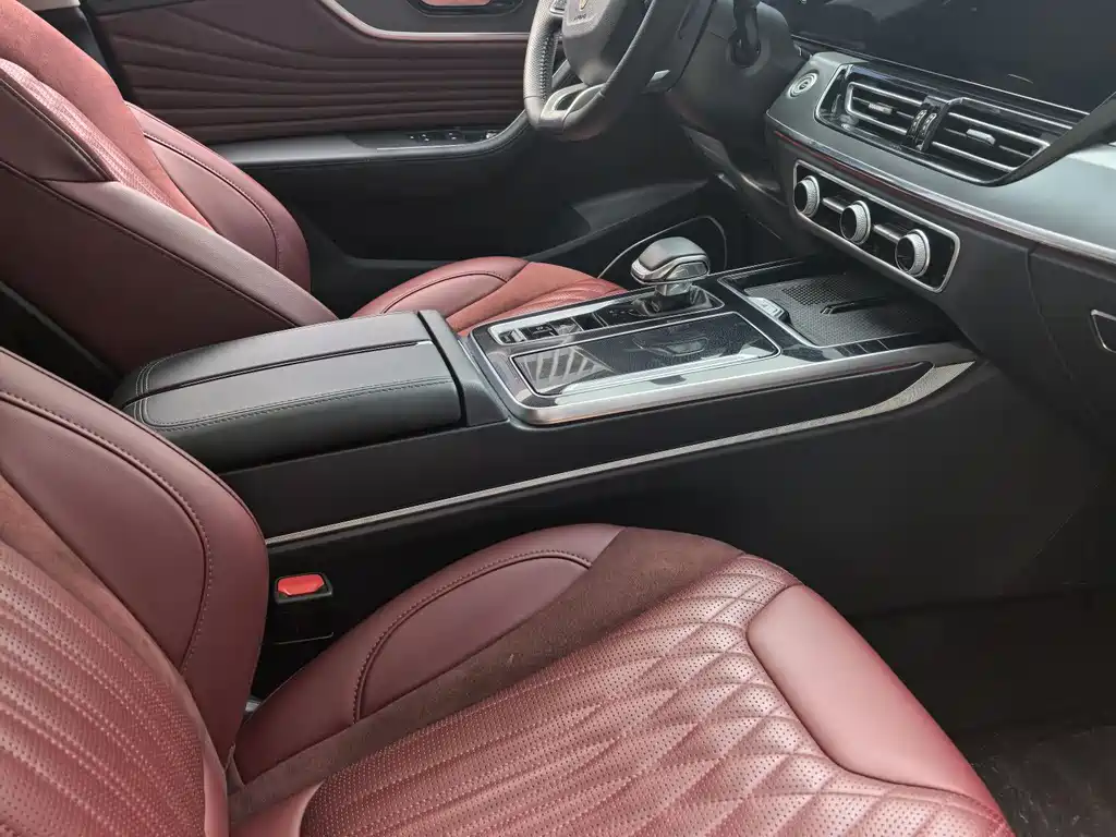 Hongqi HS5 2023 2.0T Pro