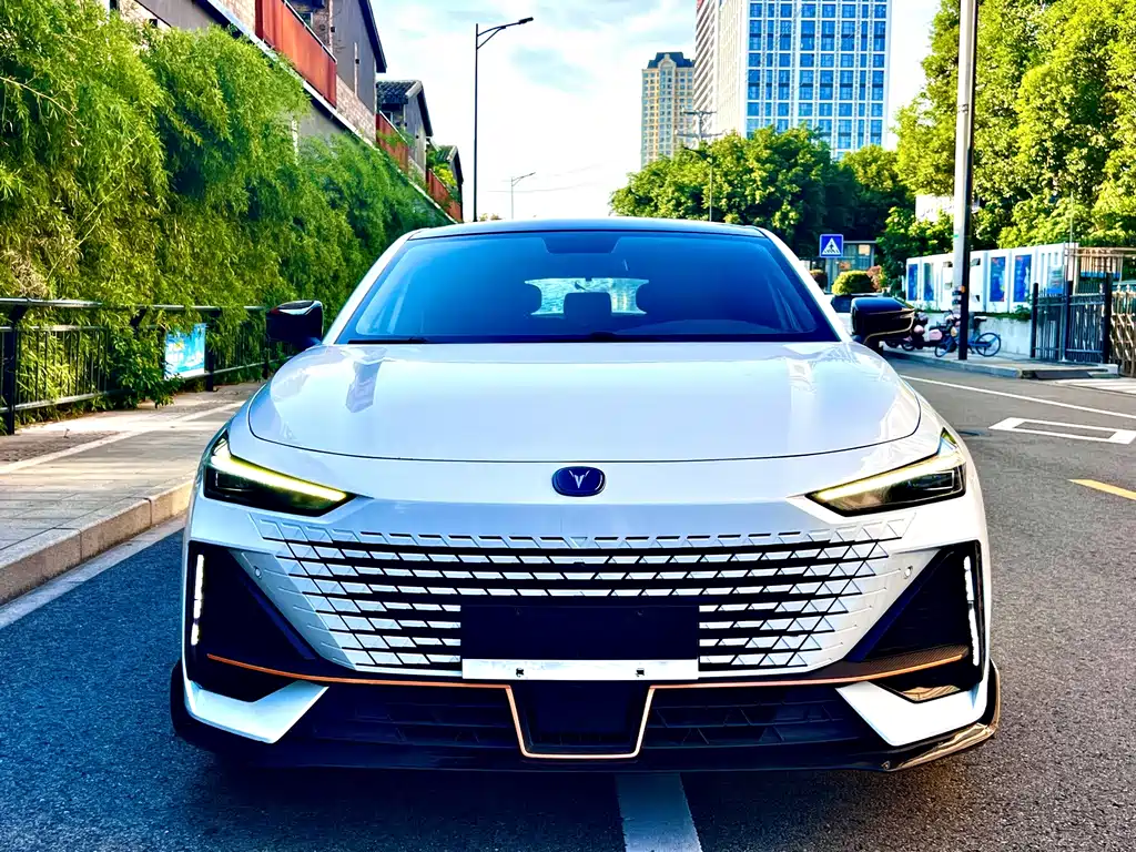 Changan UNI-V — миниатюра 2