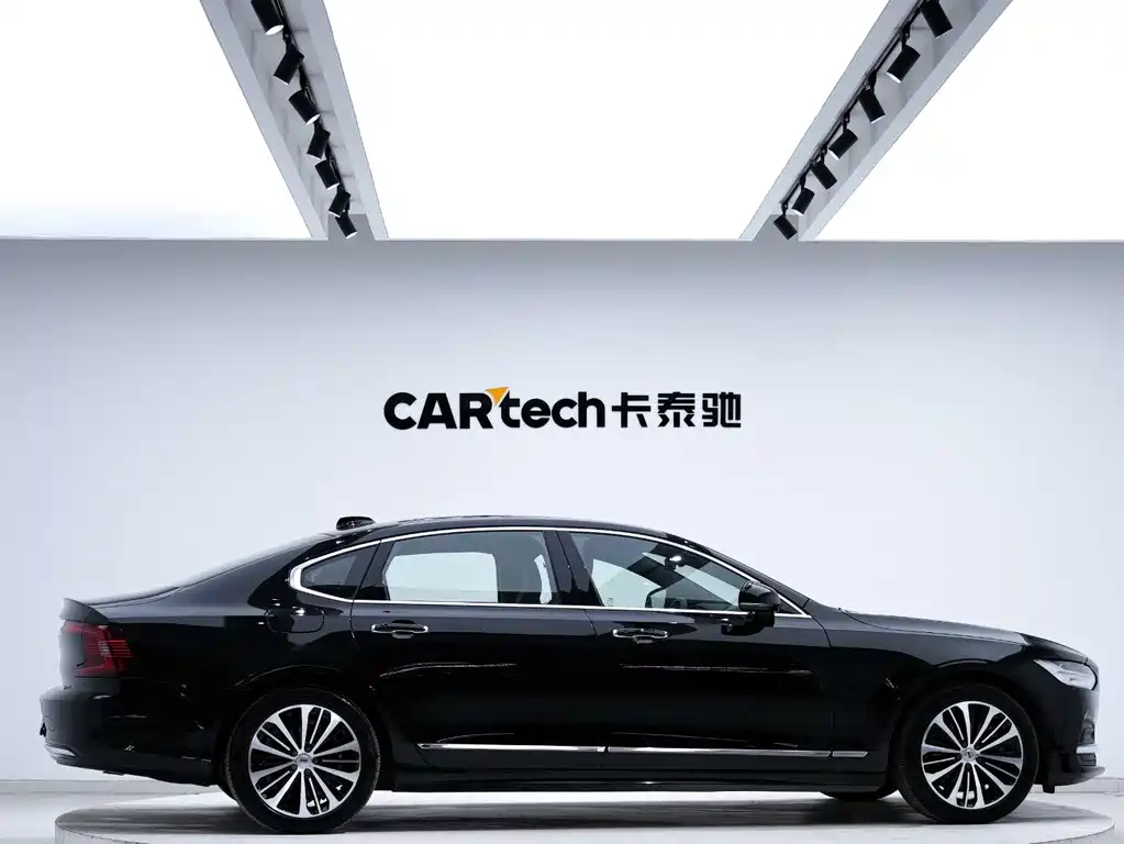 Volvo S90 2023 B5 Luxury