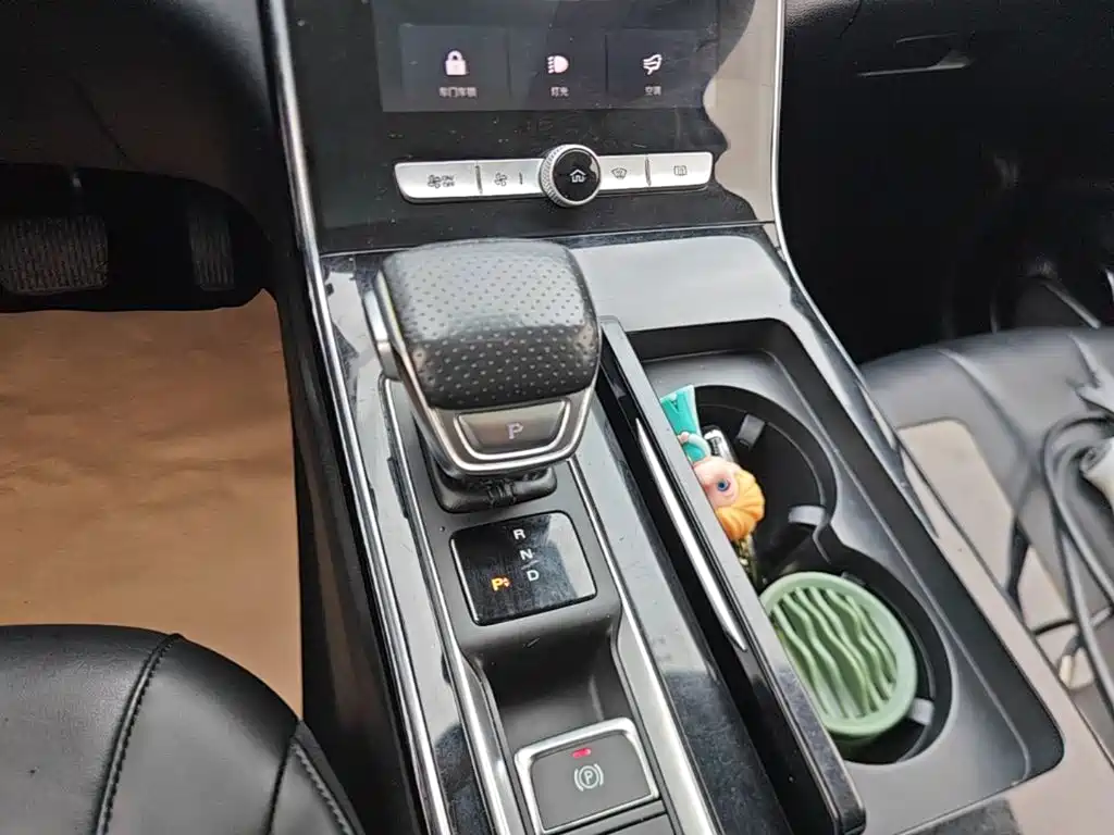 Roewe RX5 eMAX — миниатюра 14