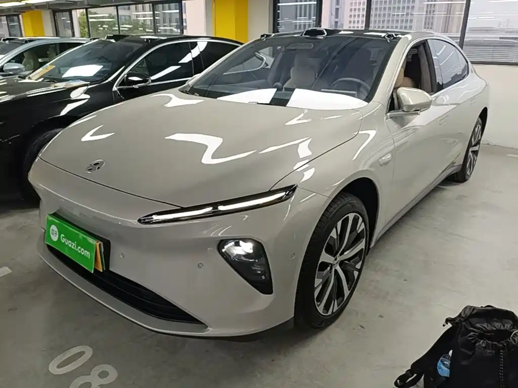 NIO ET7