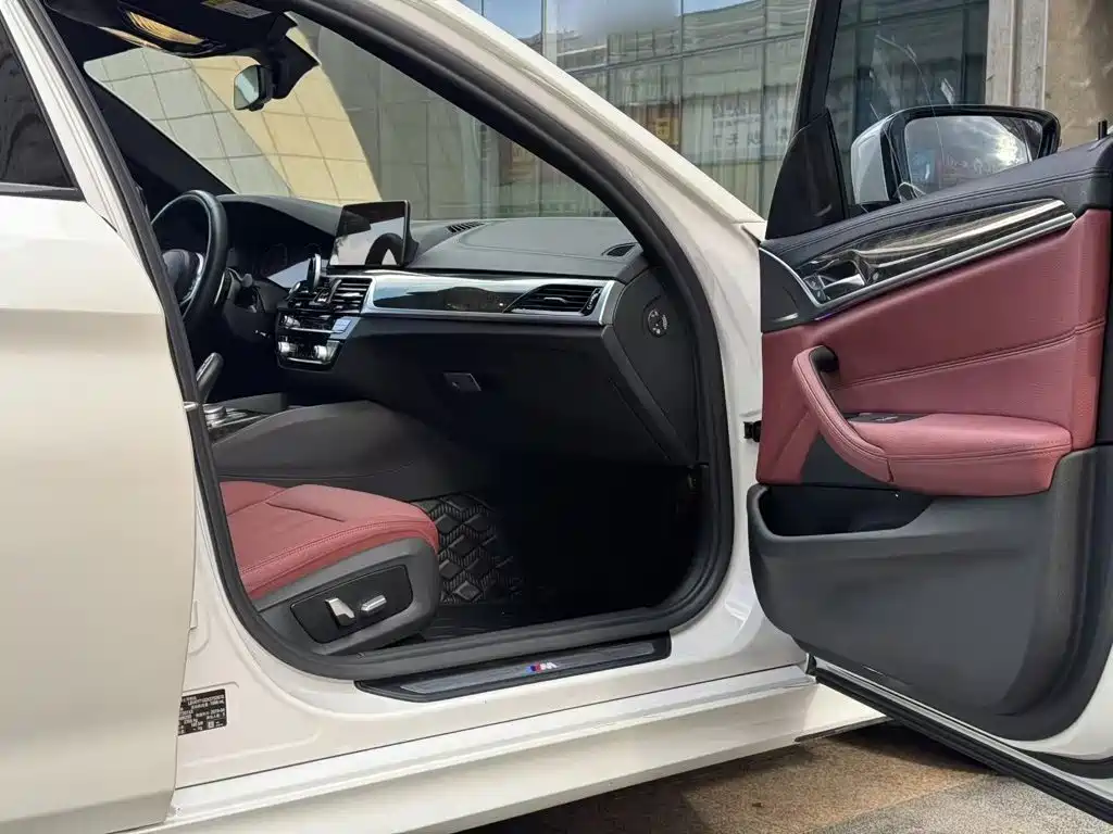 BMW 5 Series — миниатюра 6