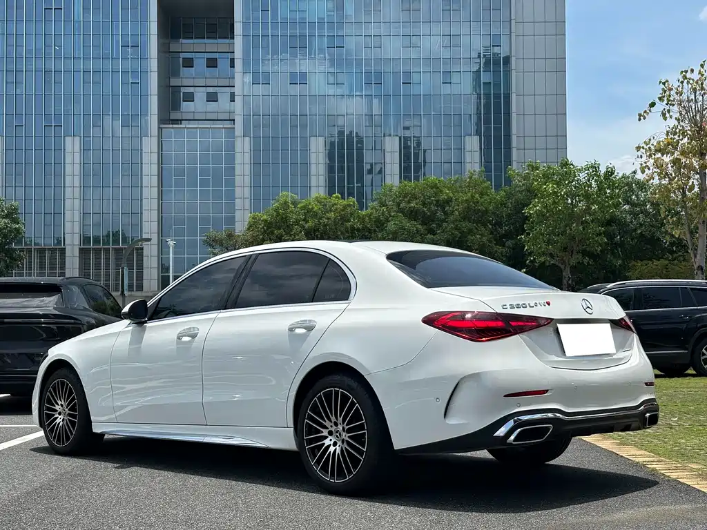 Mercedes-Benz C-Class — миниатюра 15