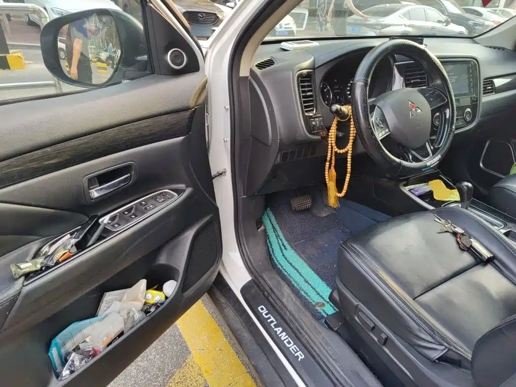 Mitsubishi Outlander — миниатюра 12