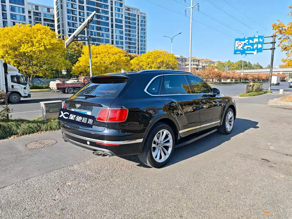 Bentley Bentayga — миниатюра 3