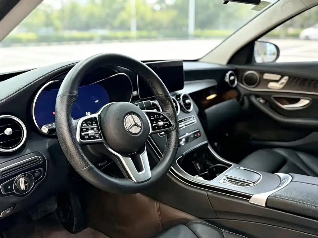 Mercedes-Benz C-Class — миниатюра 6