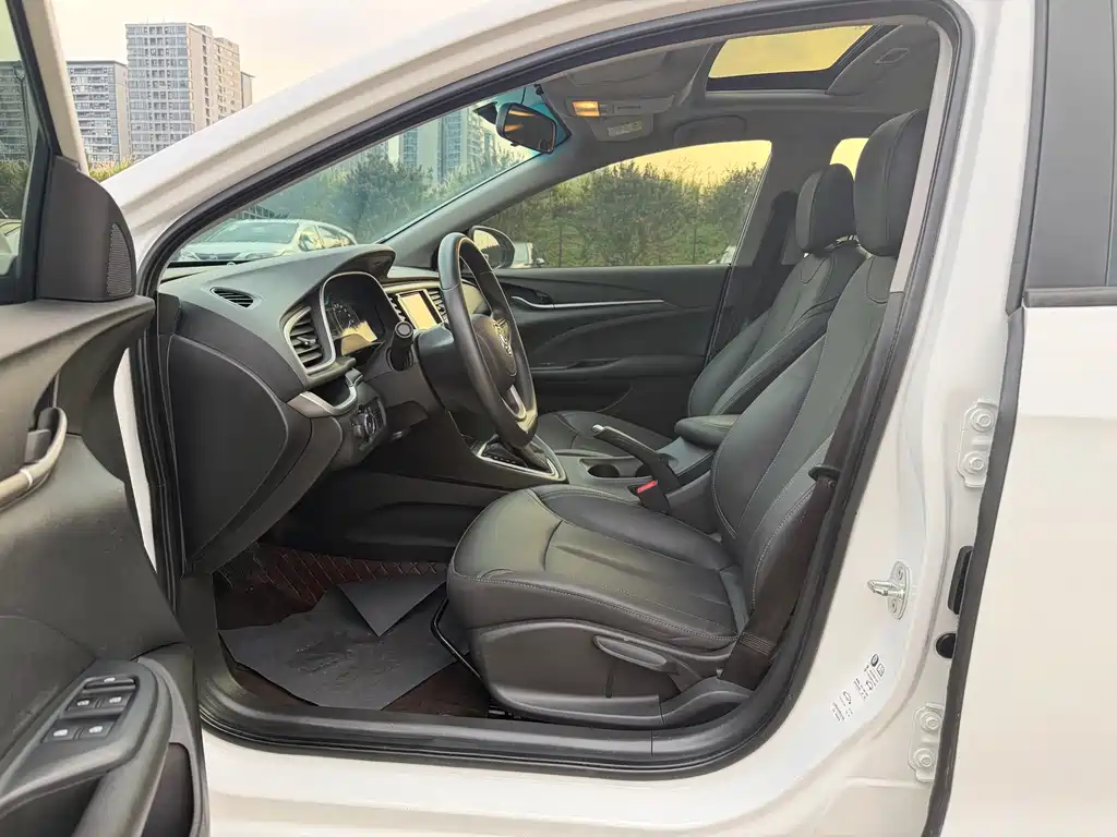 Buick Excelle — миниатюра 7