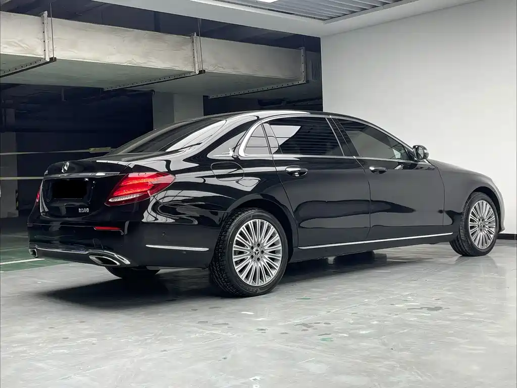Mercedes-Benz E-Class — миниатюра 6