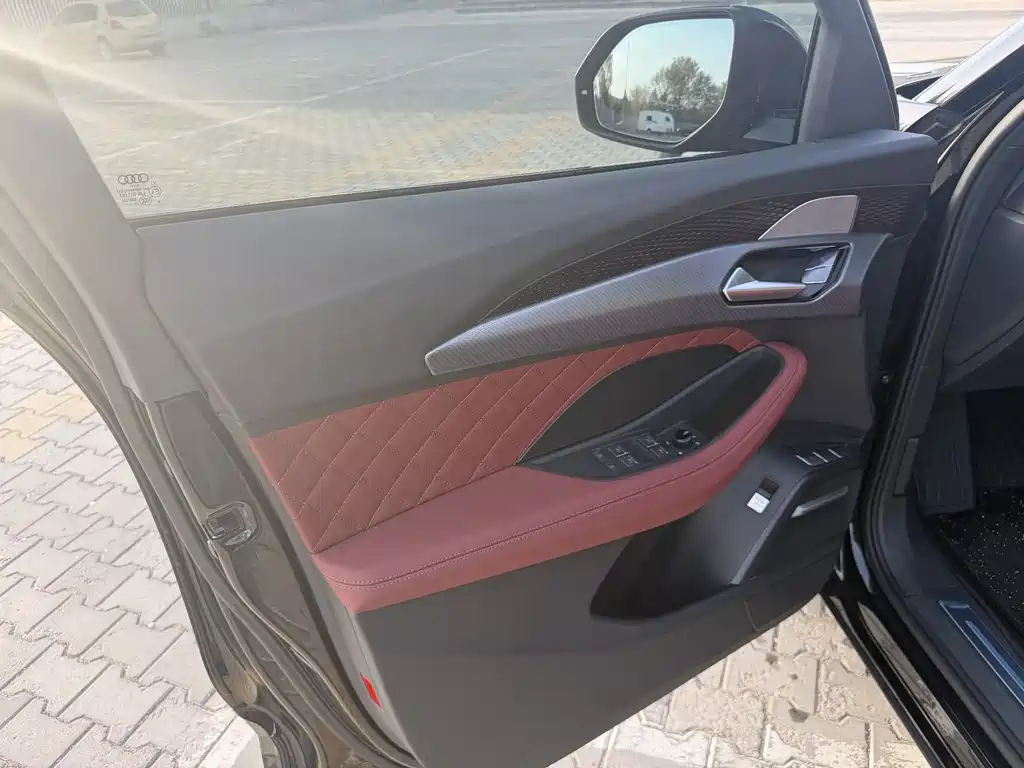 Audi Q6 2024 45 TFSI quattro 6 мест