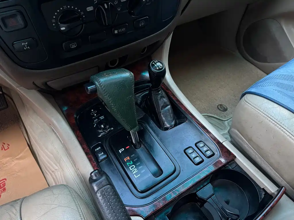Toyota Land Cruiser — миниатюра 13