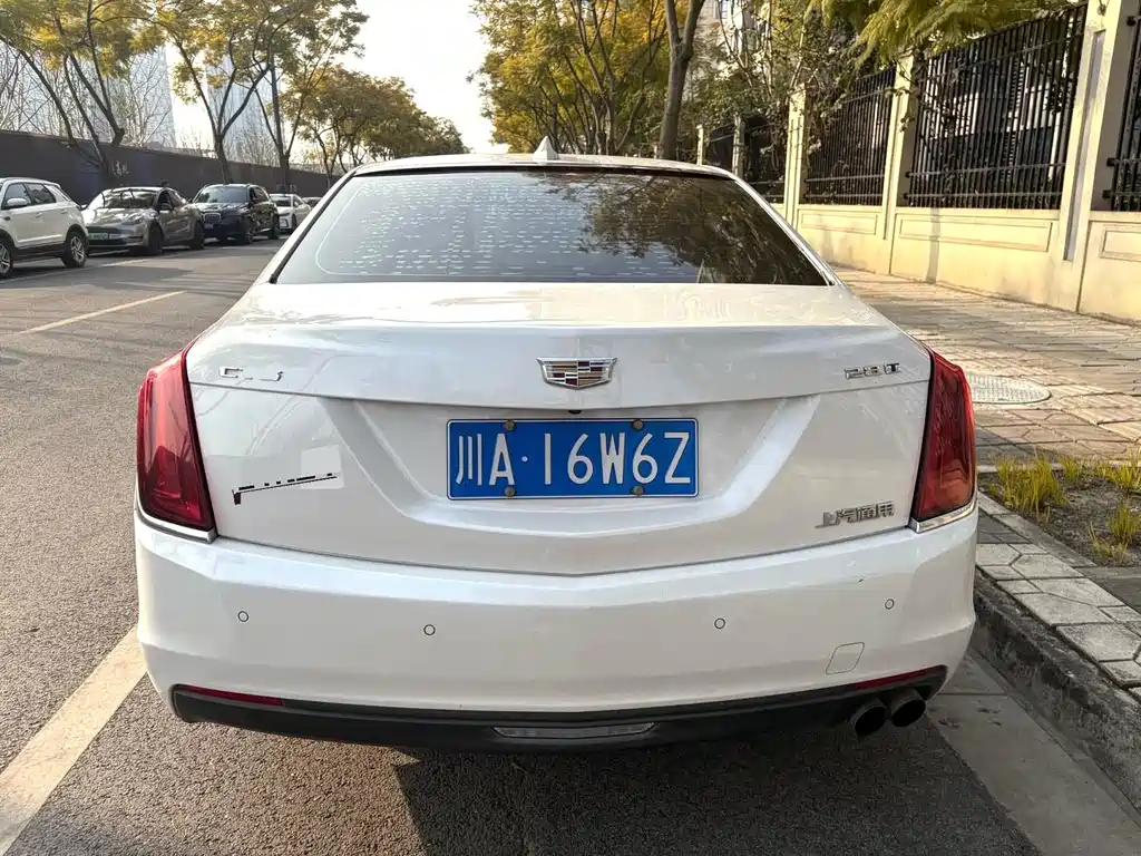 CADILLAC CT6