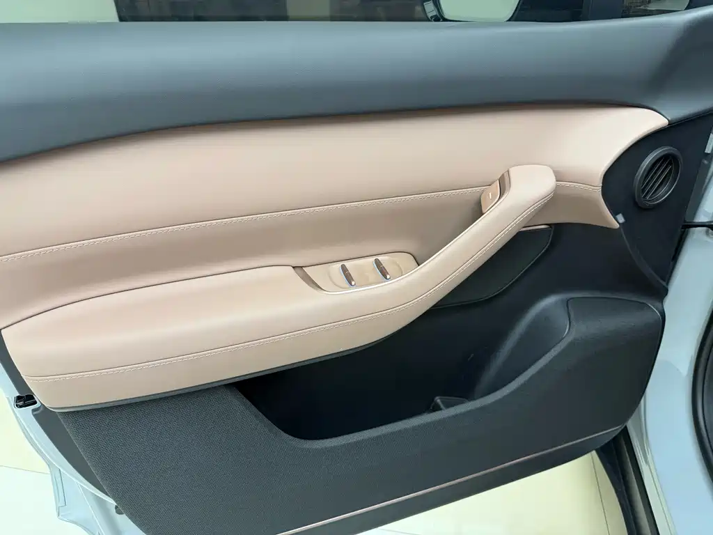 NIO ES6 — миниатюра 15