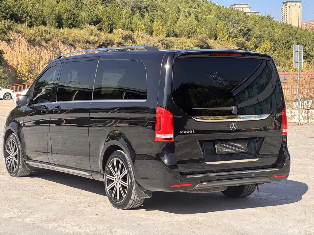 Mercedes-Benz V-Class — миниатюра 8