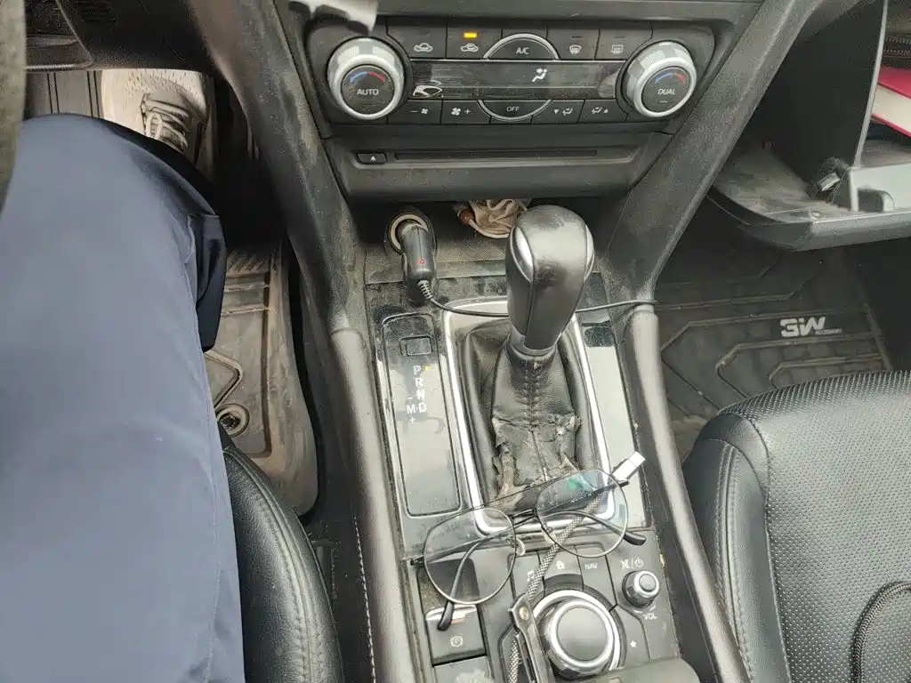 Mazda 3 Axela — миниатюра 10