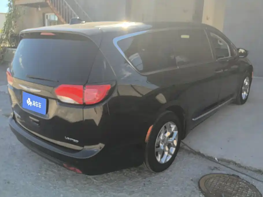 Chrysler Grand Voyager (Import) — миниатюра 3
