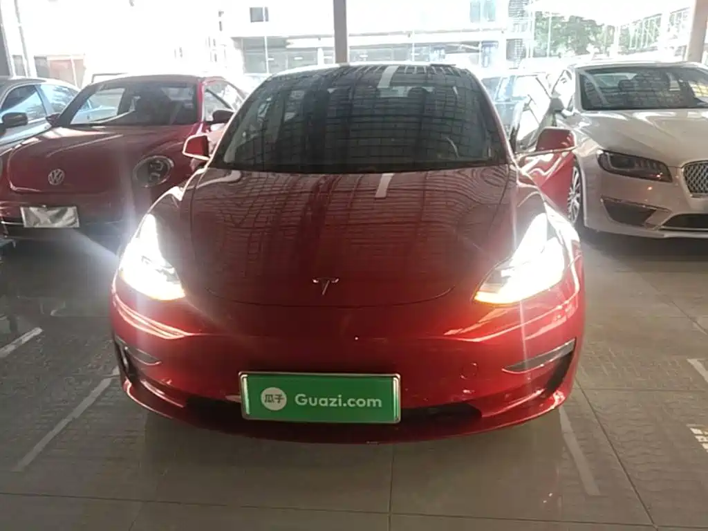 Tesla Model 3 — миниатюра 3