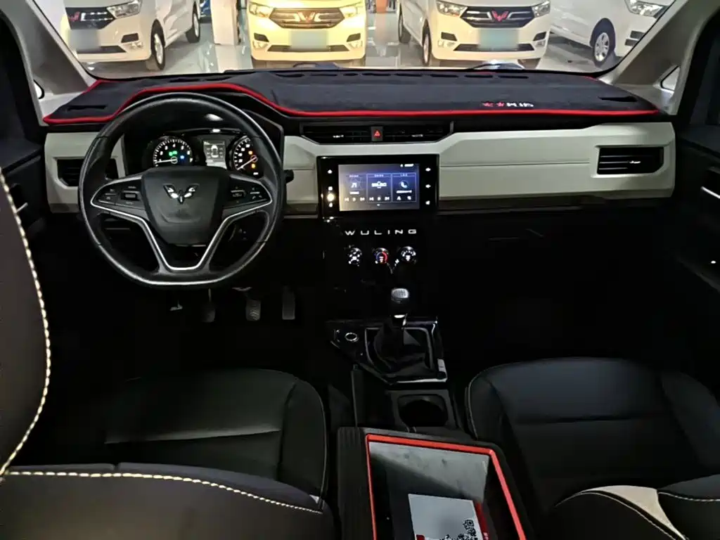 Wuling Hongguang PLUS — миниатюра 10