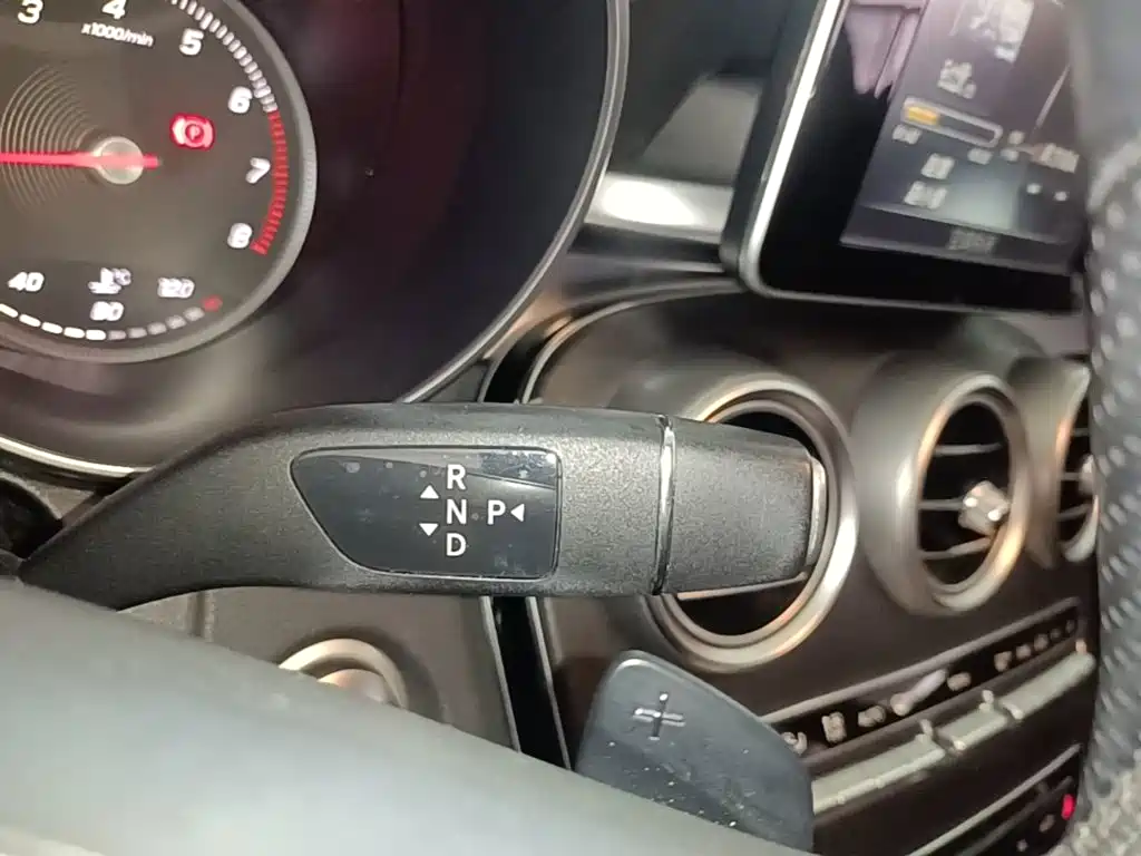 Mercedes-Benz C-Class (Import) — миниатюра 14