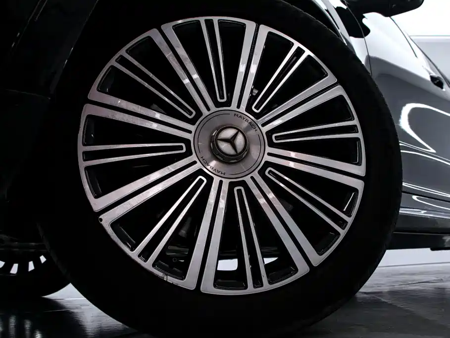 Mercedes-Benz GLS — миниатюра 22