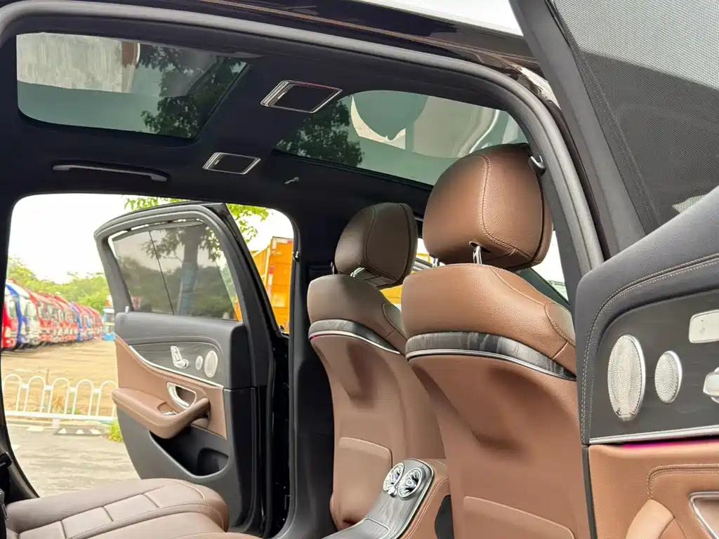 Mercedes-Benz E-Class — миниатюра 6