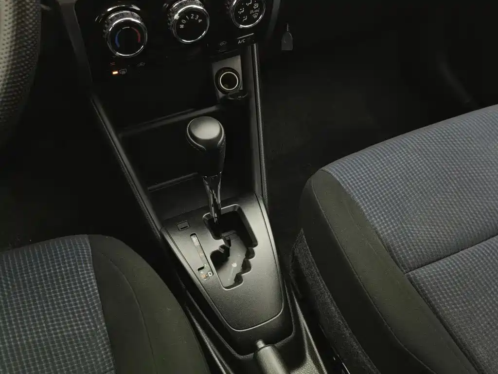 Toyota Yaris L — миниатюра 13