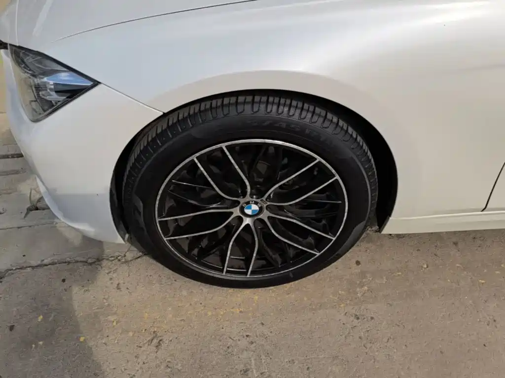 BMW 3 Series — миниатюра 23
